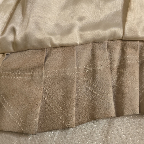 MODA INTERNATIONAL Cream Leather Jacket with Stand-Up Collar and Ruched Details - Picture 9 of 16